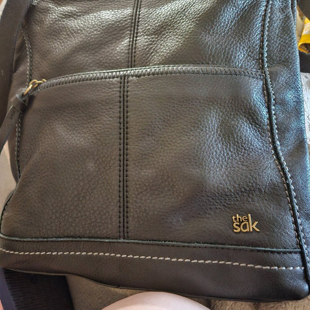 I'm selling a black leather small purse